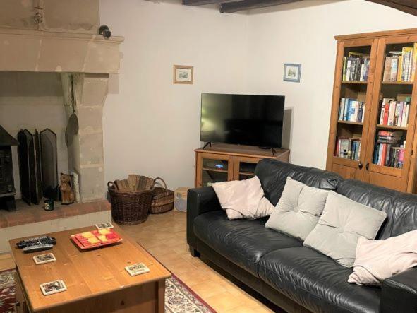 La Maison Tournesol - 3 Bedroom House With Large Garden Near Saumur Saint-Martin-de-la-Place Екстер'єр фото